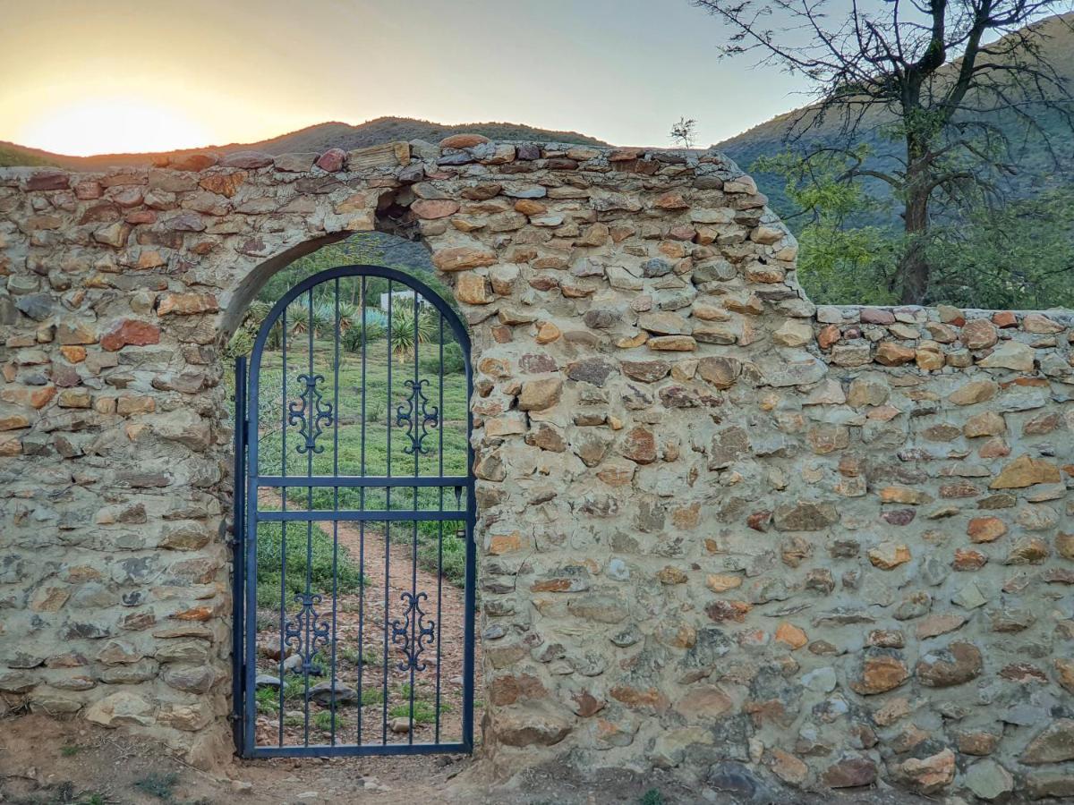 Berluda Farmhouse And Cottages Oudtshoorn Buitenkant foto